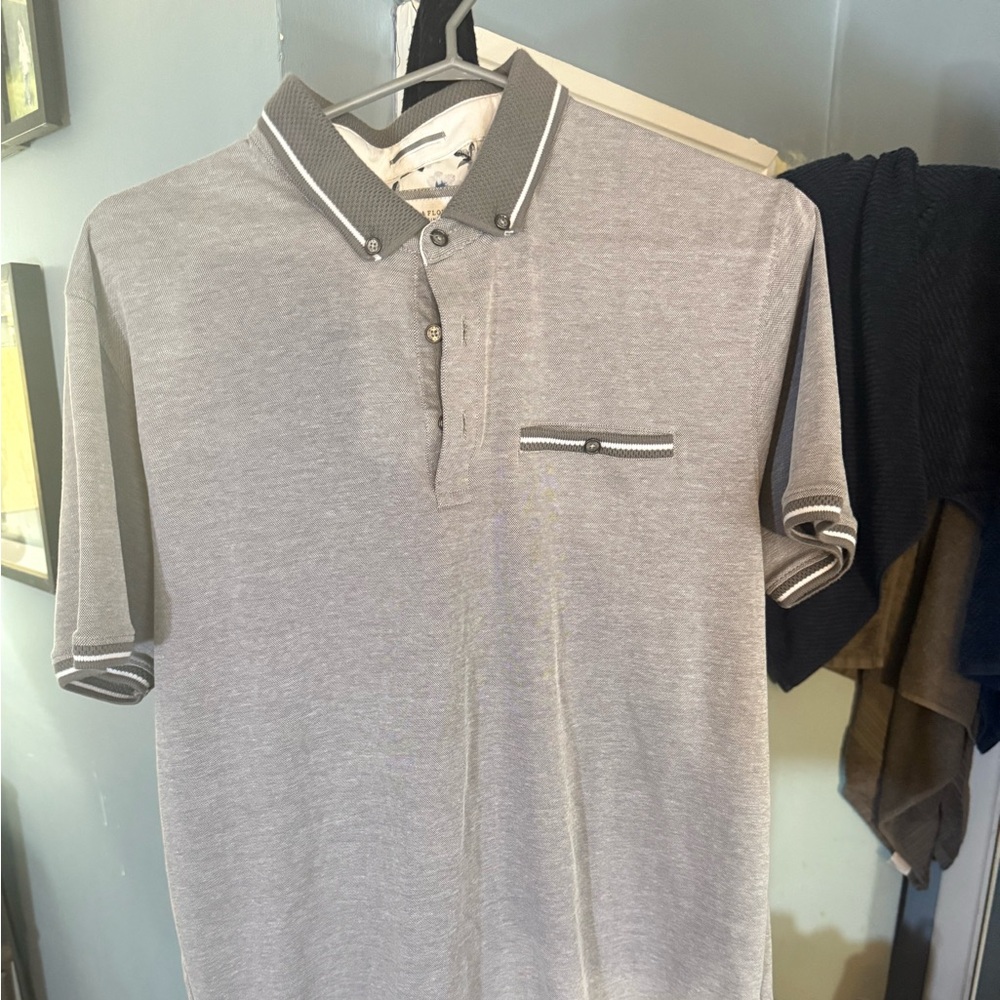 Gray Polo Shirt denim
And flower